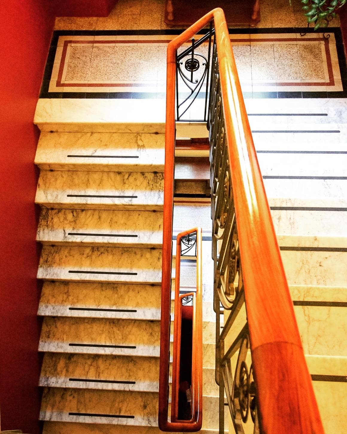Le scale liberty dell'Albergo Monte Rosa