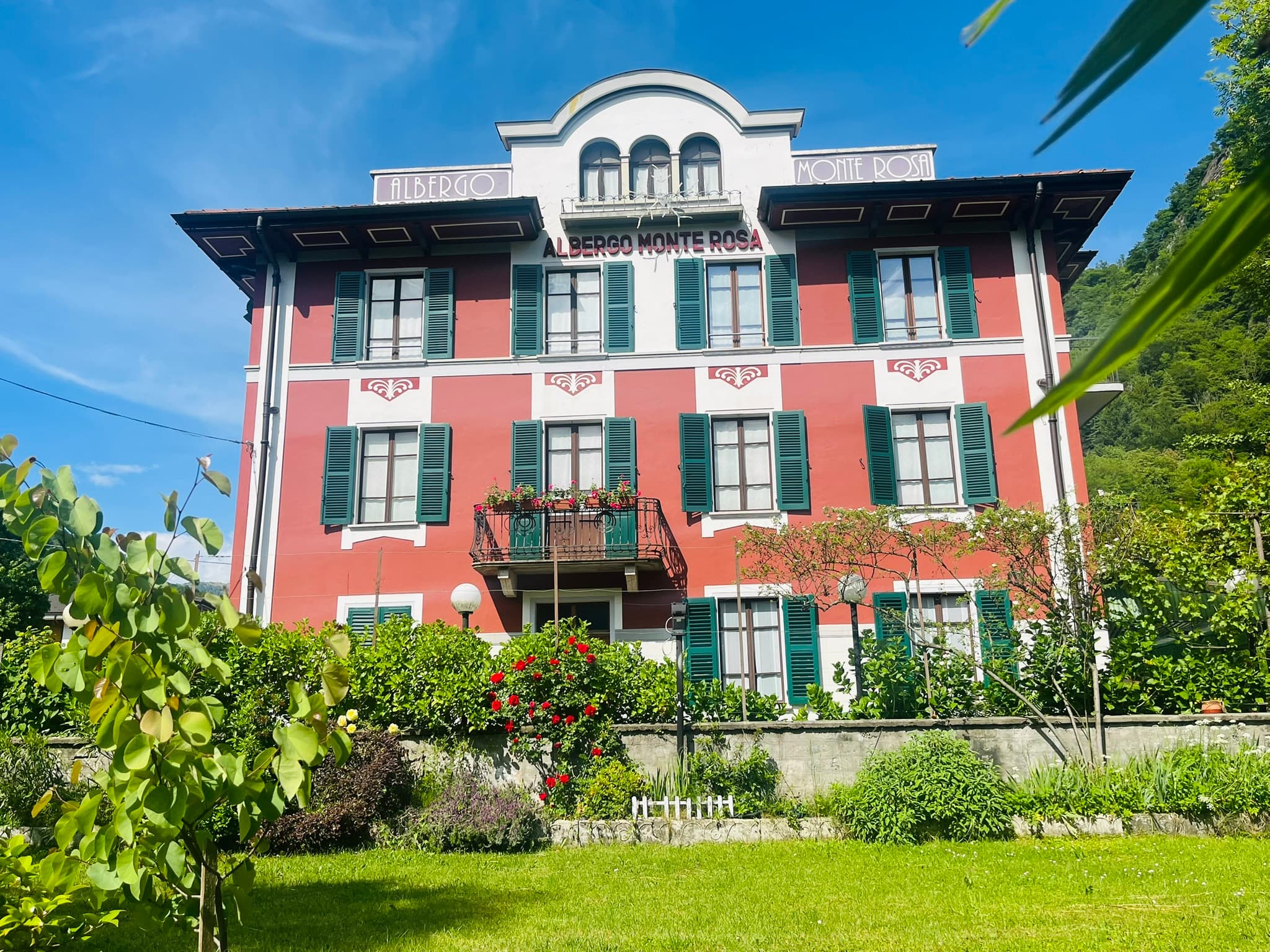 Facciata liberty dell'Albergo Monte Rosa