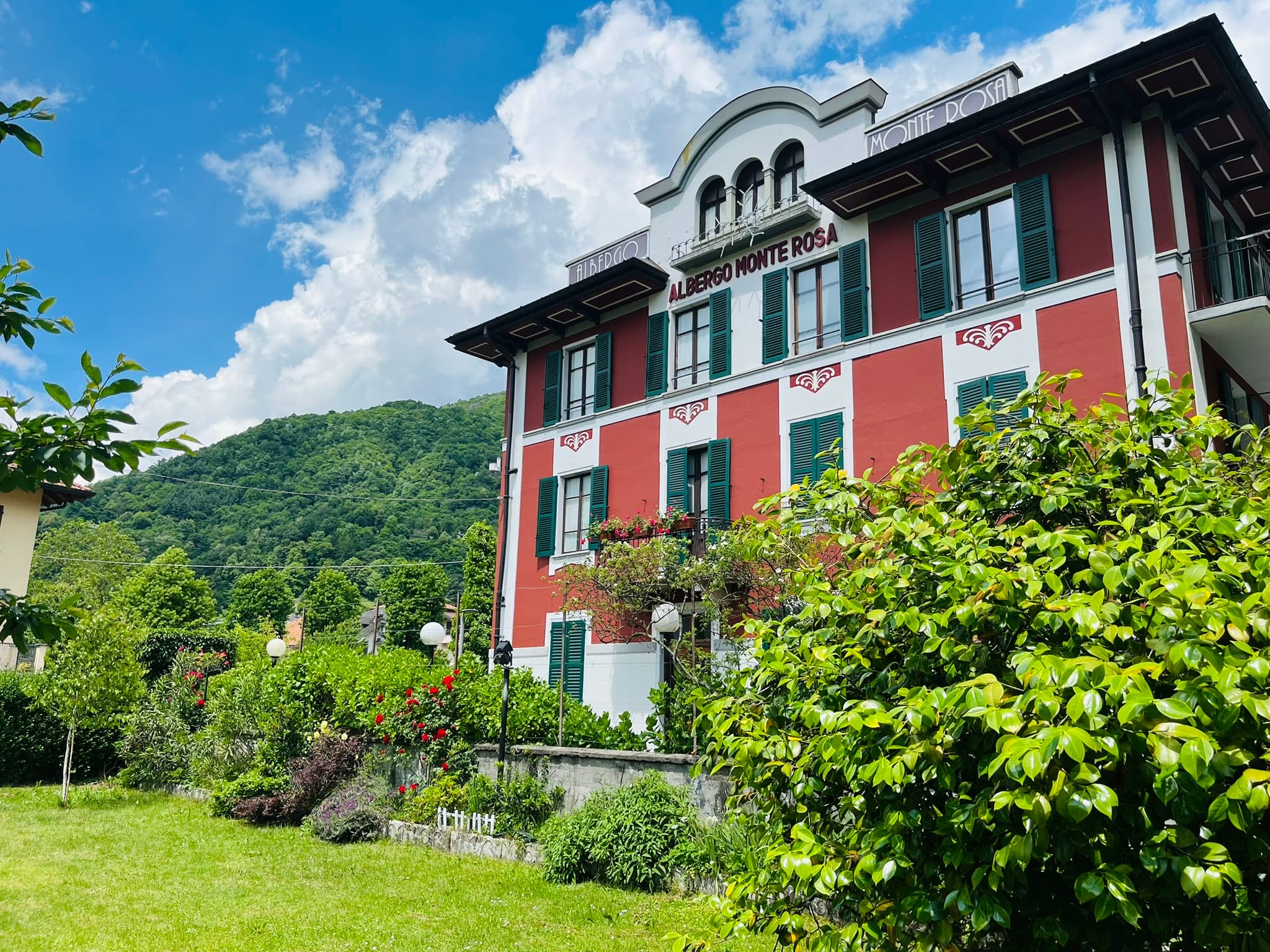 Albergo Monte Rosa — facciata liberty